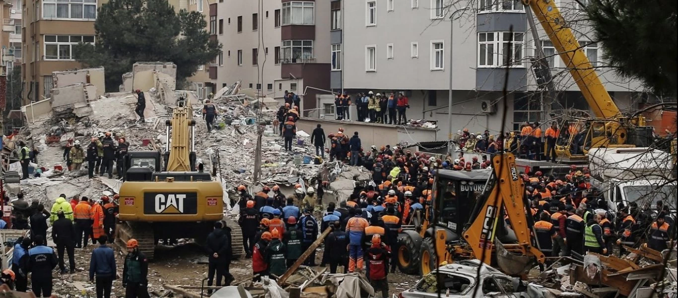 Κίνα: Ξενοδοχείο κατέρρευσε σαν ''τραπουλόχαρτο'' - Τουλάχιστον ένας νεκρός και 10 αγνοούμενοι (βίντεο)